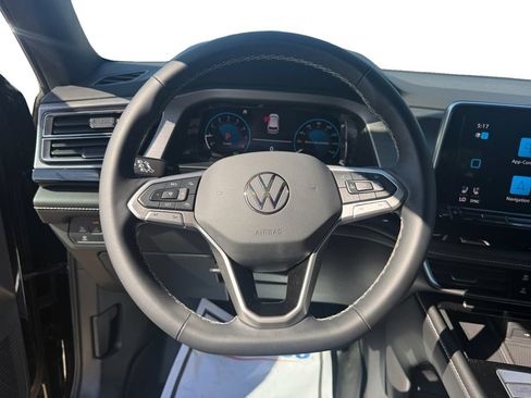 Used 2024 Volkswagen Atlas Cross Sport SE FWD image 13