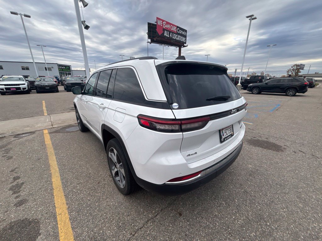 Used 2023 Jeep Grand Cherokee Limited w/ Luxury Tech Group II AWD/4WD image 5