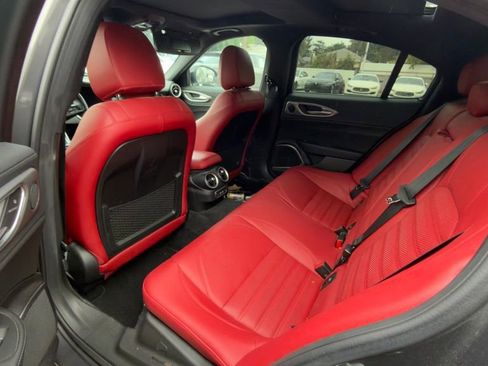 Used 2022 Alfa Romeo Giulia Veloce image 8