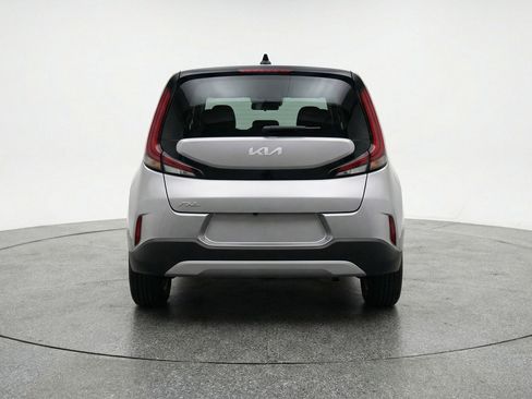 Used 2025 Kia Soul LX w/ LX Technology Package image 6