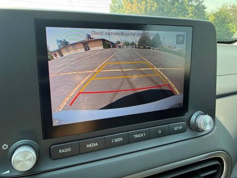 Used 2023 Hyundai Kona SE w/ Cargo Package FWD image 12