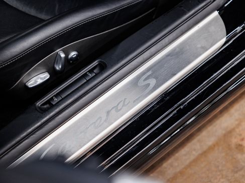Used 2005 Porsche 911 Carrera S image 40