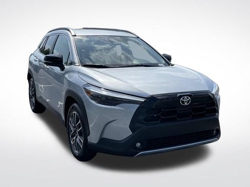 Used 2026 Toyota Corolla Cross XLE FWD image 8