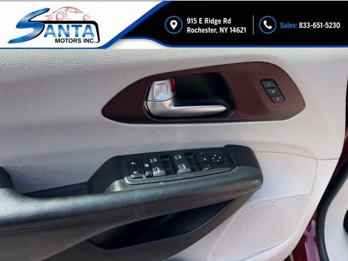 Used 2019 Chrysler Pacifica Limited w/ Advanced Safetytec Group FWD image 12