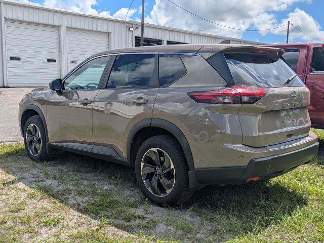 Used 2025 Nissan Rogue SV AWD/4WD image 5
