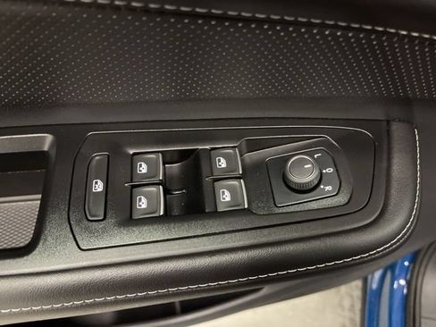 Used 2025 Volkswagen Atlas Cross Sport SE w/ Panoramic Sunroof Package AWD/4WD image 29