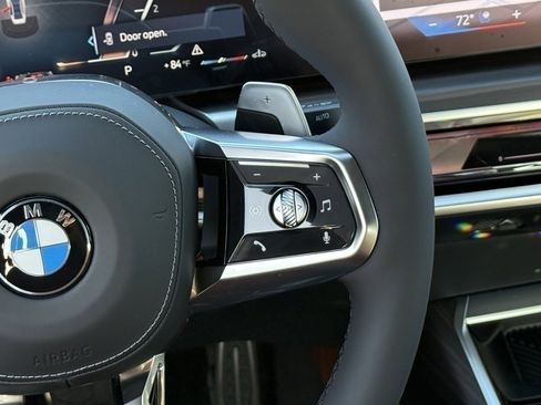 New 2025 BMW 760i xDrive w/ Premium Package image 24