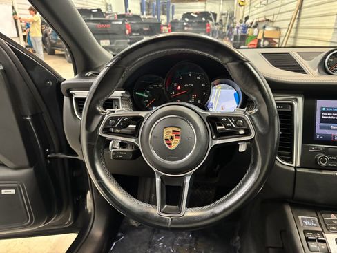 Used 2018 Porsche Macan GTS image 13