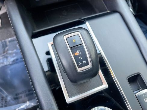 Used 2024 Mitsubishi Outlander AWD image 19