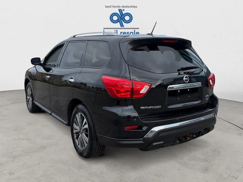 Used 2018 Nissan Pathfinder SL AWD/4WD image 5
