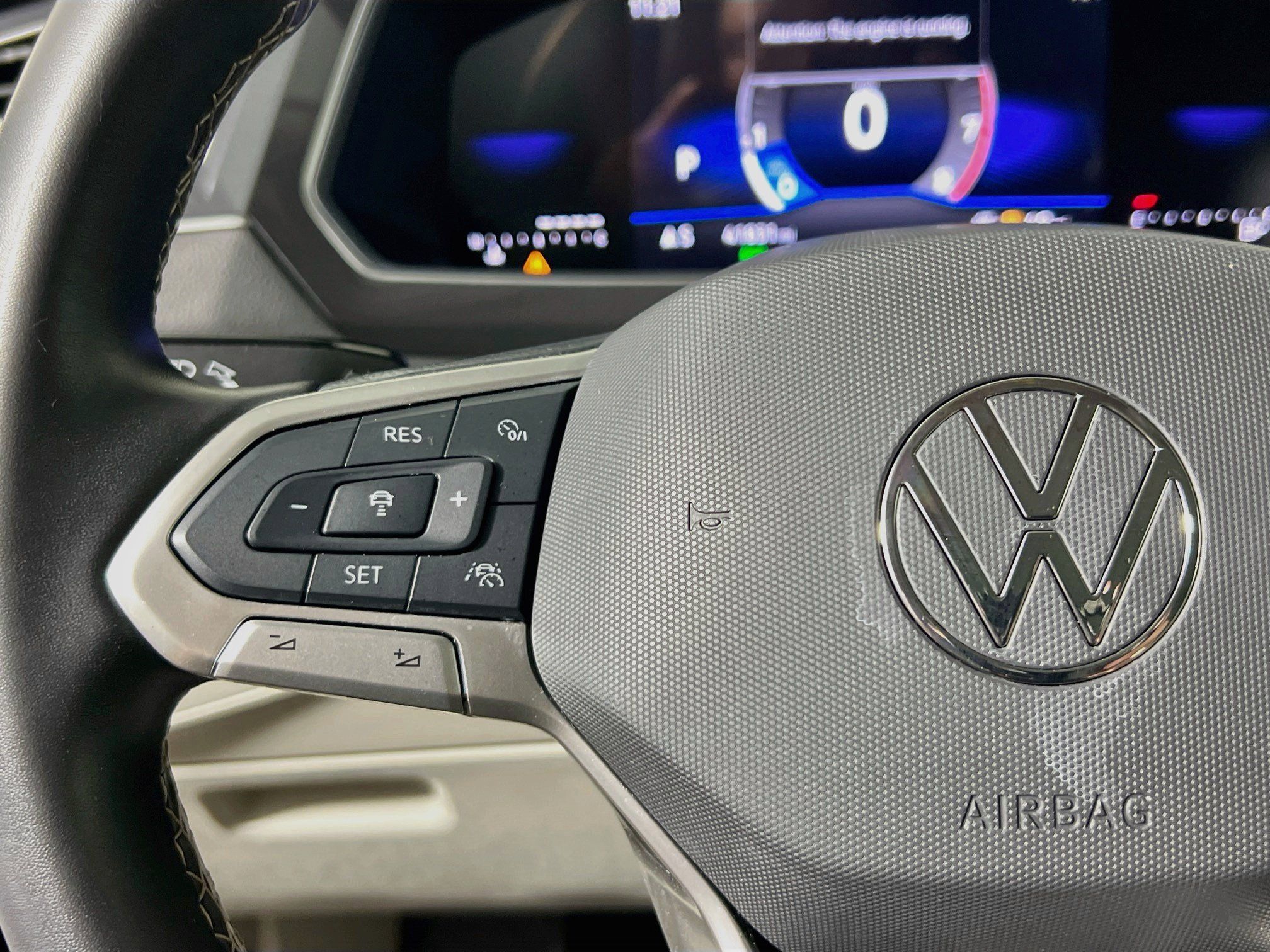 Used 2024 Volkswagen Tiguan SE FWD image 18