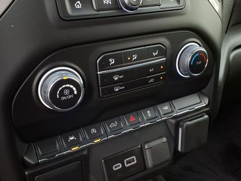 Used 2025 Chevrolet Silverado 1500 Custom image 25