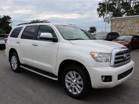 Used 2017 Toyota Sequoia Platinum AWD/4WD image 9