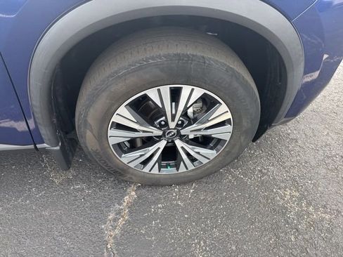 Used 2023 Nissan Rogue SV w/ SV Premium B Package image 17