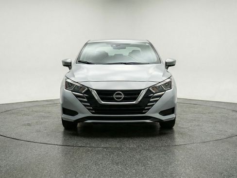 Used 2025 Nissan Versa SV FWD image 2