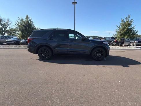 Used 2023 Ford Explorer ST-Line w/ Class IV Trailer Tow Package AWD/4WD image 3