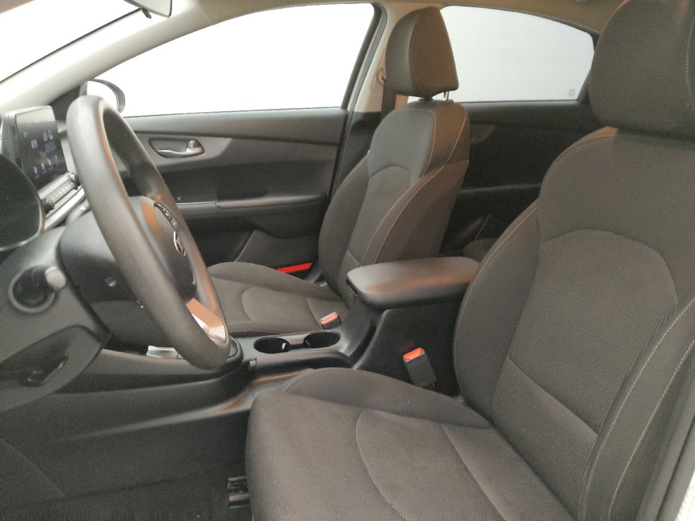 Used 2020 Kia Forte LXS FWD image 17