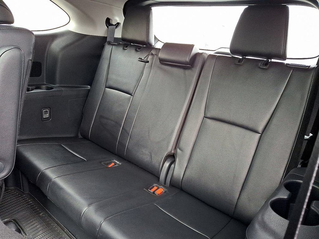 Used 2025 Toyota Highlander Platinum AWD/4WD image 12