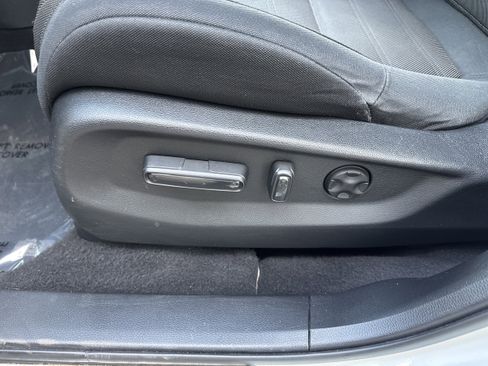 Used 2017 Honda CR-V EX image 6