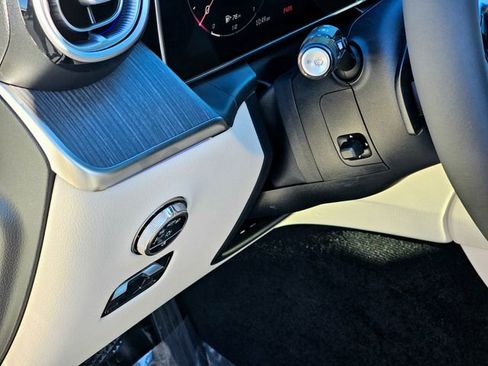 New 2026 Mercedes-Benz GLC 300 4MATIC image 16