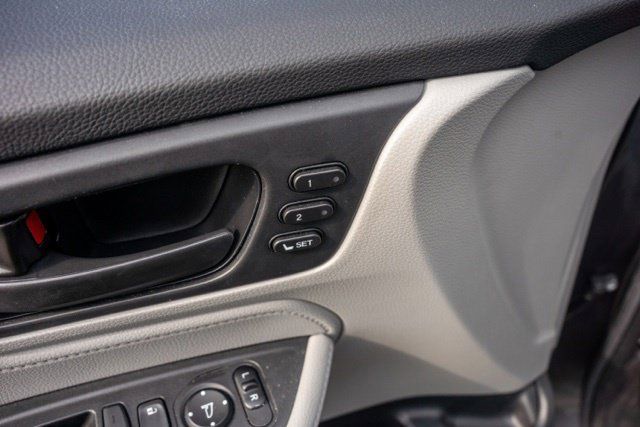 Used 2023 Honda Odyssey EX-L image 16