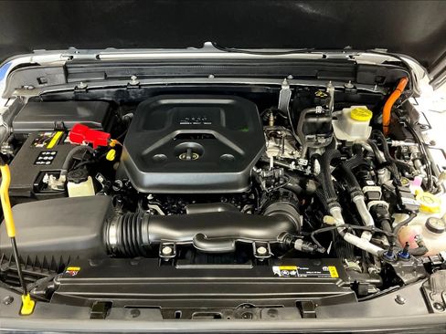 Used 2023 Jeep Wrangler Unlimited w/ Cold Weather Group image 30