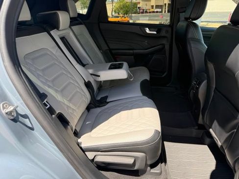 Certified 2024 Ford Escape Platinum w/ Premium Technology Package AWD/4WD image 36