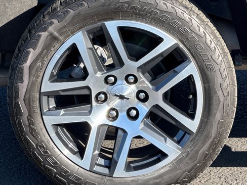 Used 2024 Chevrolet Colorado Z71 w/ Z71 Convenience Package 2 image 40