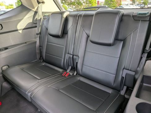 Certified 2022 Volkswagen Atlas SE w/ Panoramic Sunroof Package FWD image 17