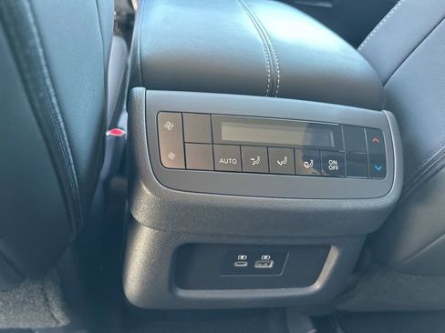 Used 2025 Nissan Pathfinder SL AWD/4WD image 16