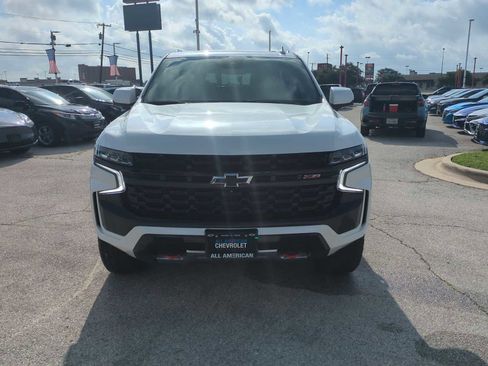 Used 2023 Chevrolet Tahoe Z71 w/ Luxury Package AWD/4WD image 3