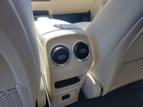 Used 2022 Mercedes-Benz GLB 250 image 15