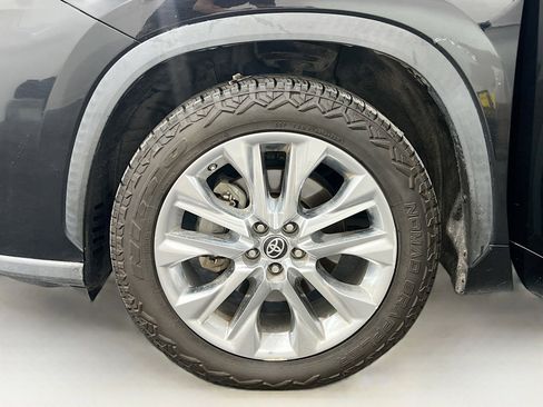 Used 2020 Toyota Highlander Limited w/ Phone Cable & Charge Package image 22