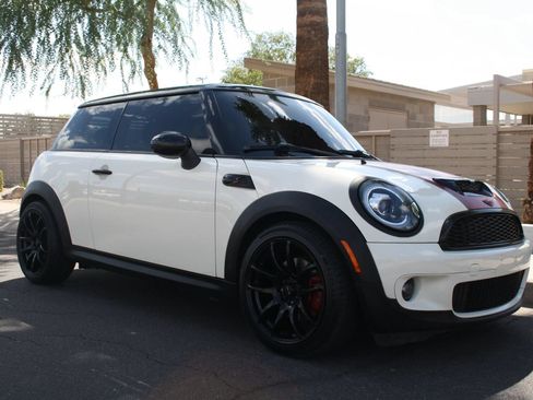 Used 2010 MINI Cooper S FWD image 2