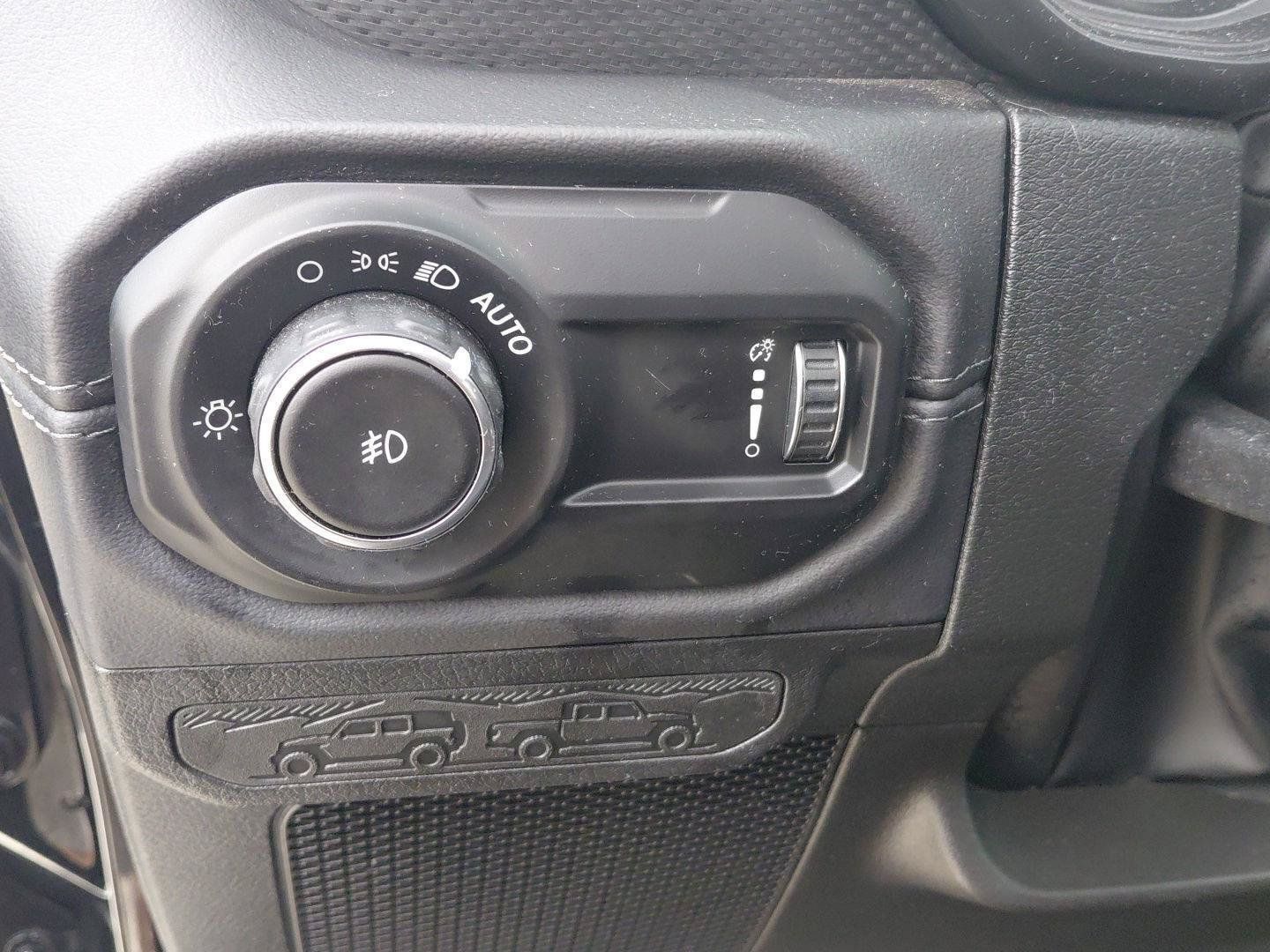 Used 2024 Jeep Wrangler Unlimited Rubicon w/ Technology Group AWD/4WD image 30