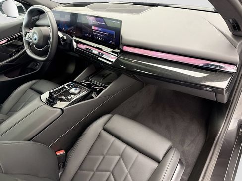 Used 2026 BMW i5 eDrive40 w/ Premium Package RWD image 16