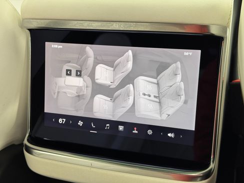 Used 2022 Tesla Model X image 38