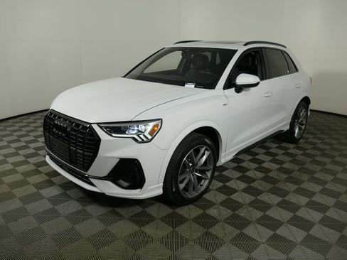 Used 2023 Audi Q3 2.0T Premium Plus w/ Premium Plus Package AWD/4WD image 7