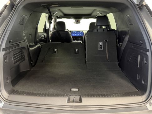 Used 2025 Chevrolet Traverse Z71 w/ Driver Confidence Package AWD/4WD image 26