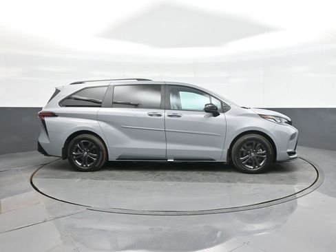 Certified 2025 Toyota Sienna XSE w/ XSE Plus Package AWD/4WD image 10