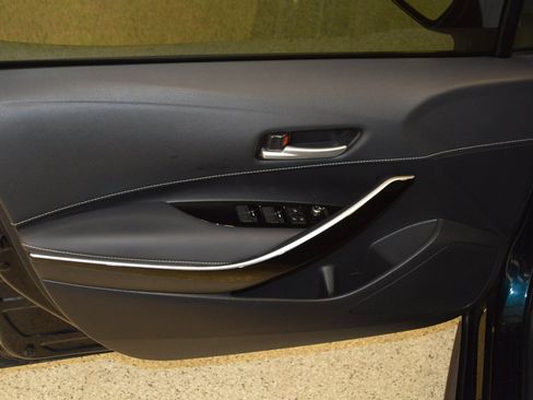 Used 2019 Toyota Corolla XSE FWD image 14