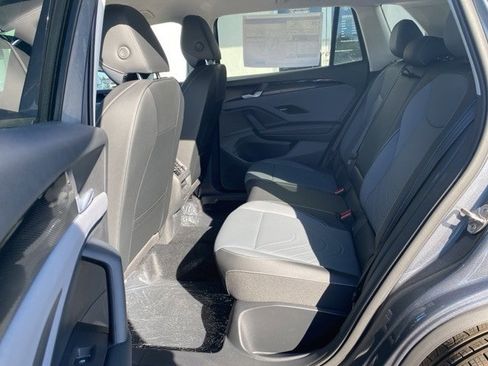 New 2025 Volkswagen Tiguan SE image 58