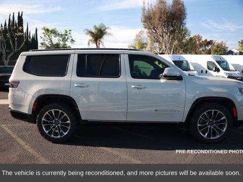 Used 2022 Jeep Wagoneer Series III w/ Premium Group I image 7