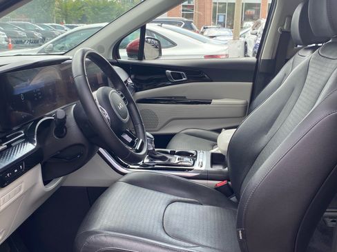 Used 2024 Kia Carnival SX Prestige FWD image 12