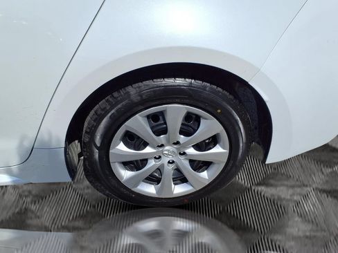 Used 2025 Toyota Corolla LE FWD image 26