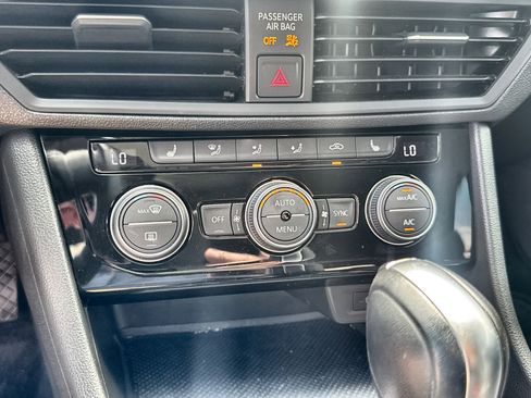 Used 2020 Volkswagen Jetta SE image 17