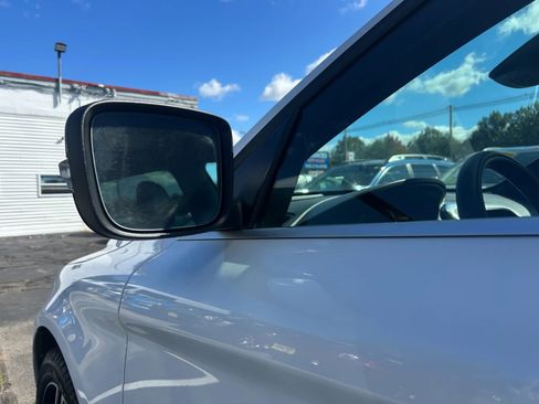 Used 2017 Volvo XC60 T6 R-Design w/ Climate Package image 23