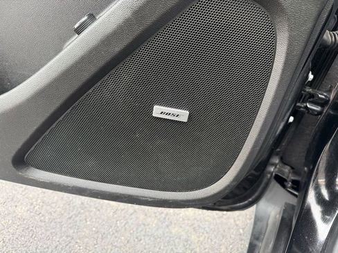 Used 2022 Chevrolet Traverse RS image 11