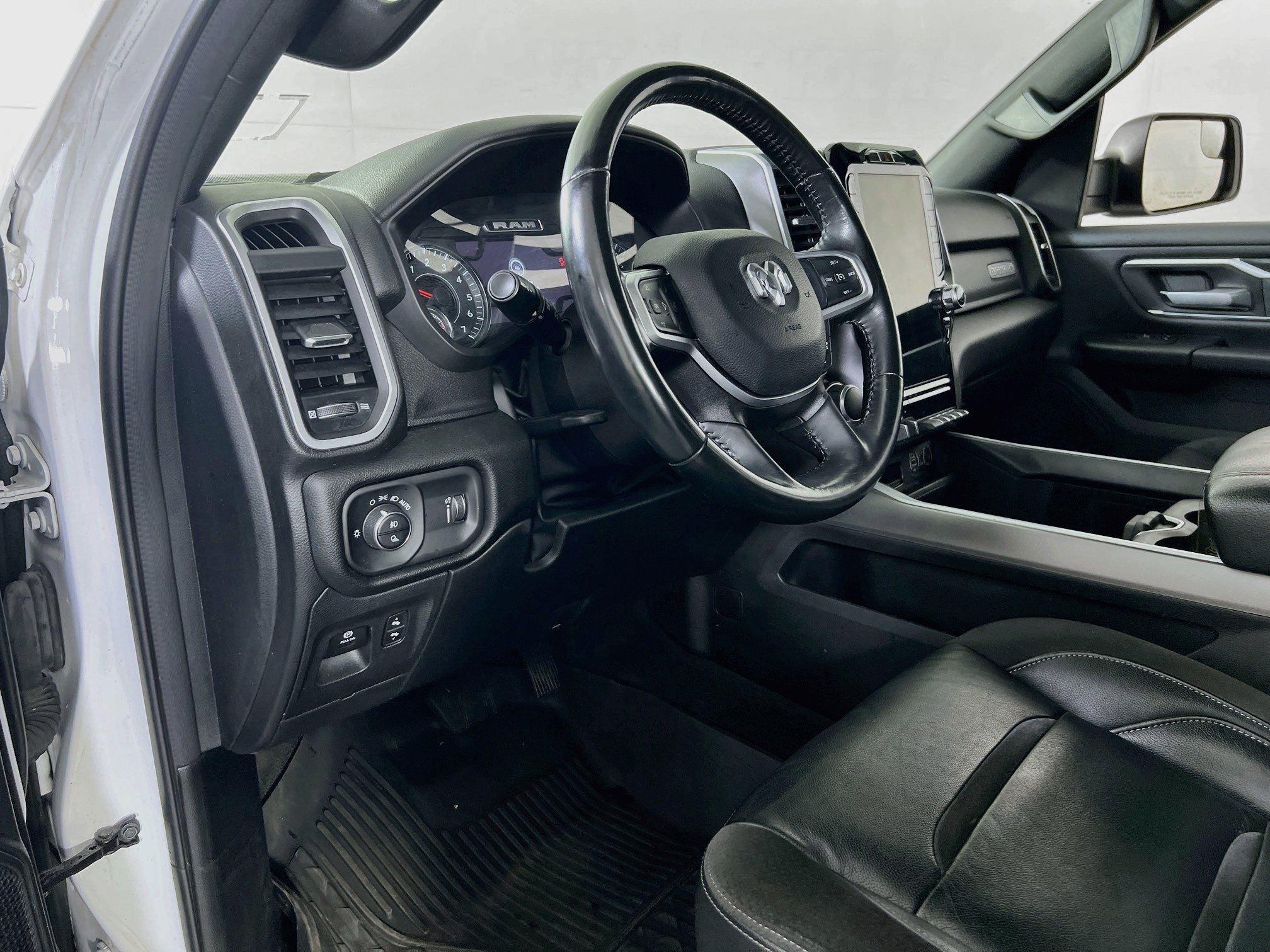 Used 2023 RAM 1500 Big Horn AWD/4WD image 9