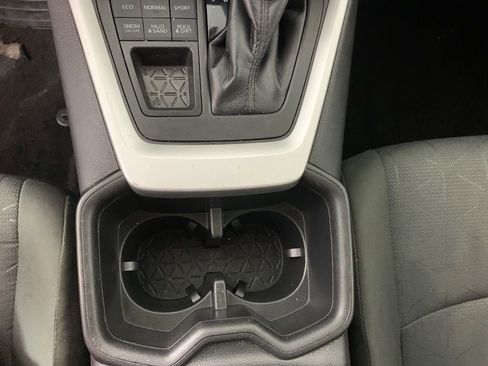 Used 2022 Toyota RAV4 XLE AWD/4WD image 24
